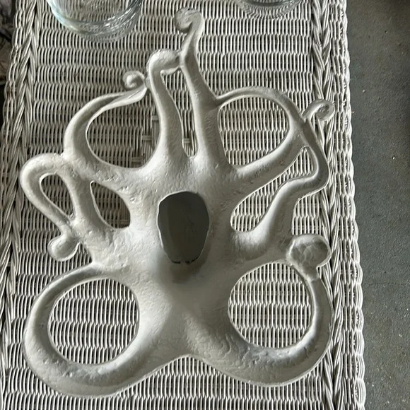 Pottery Barn White Octopus 🐙 Serving Condiment Set SO NEAT! - Picture 9 of 9